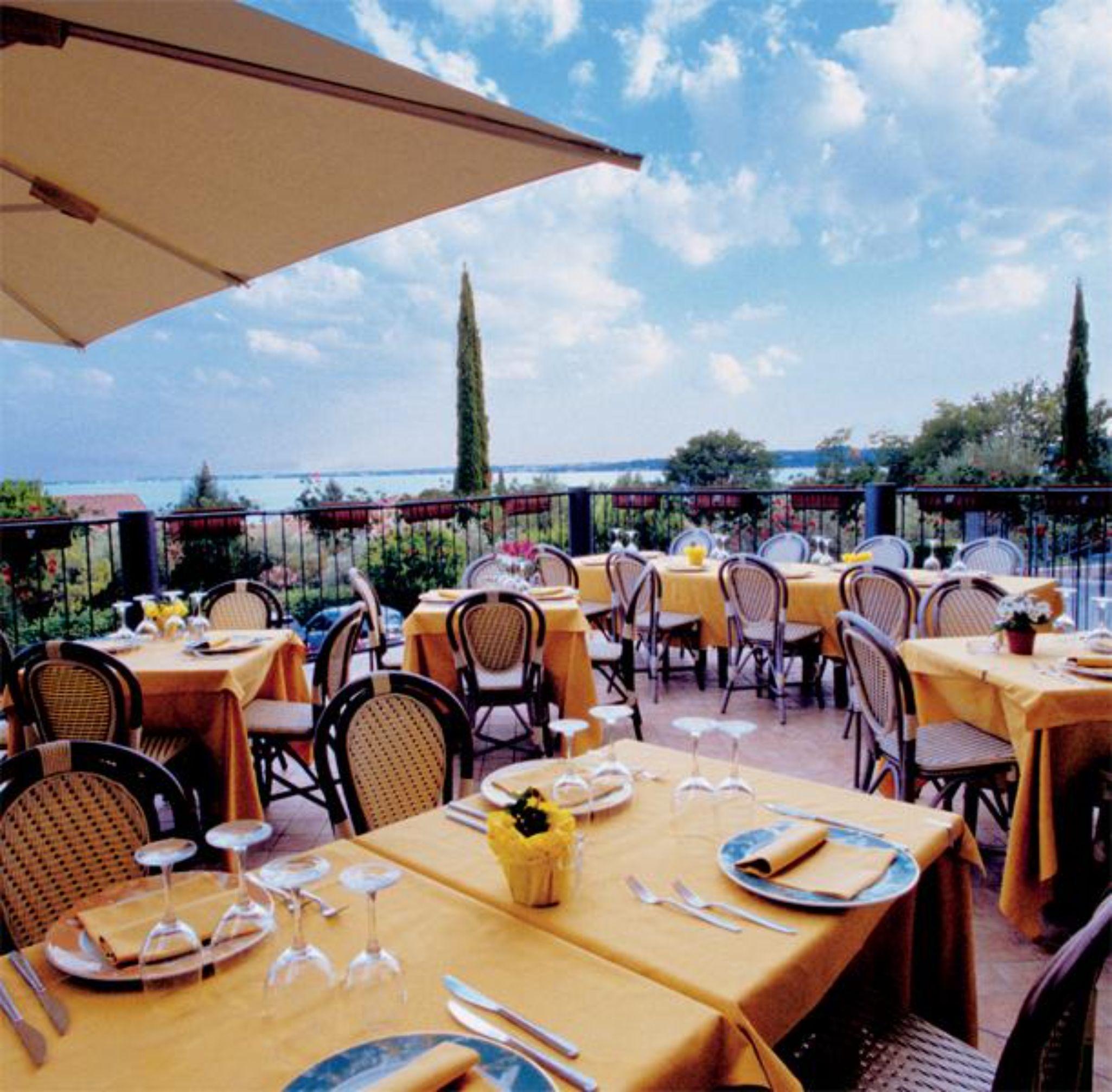 Ahg Riva Del Sole Hotel - Adults Only Moniga del Garda Exterior photo