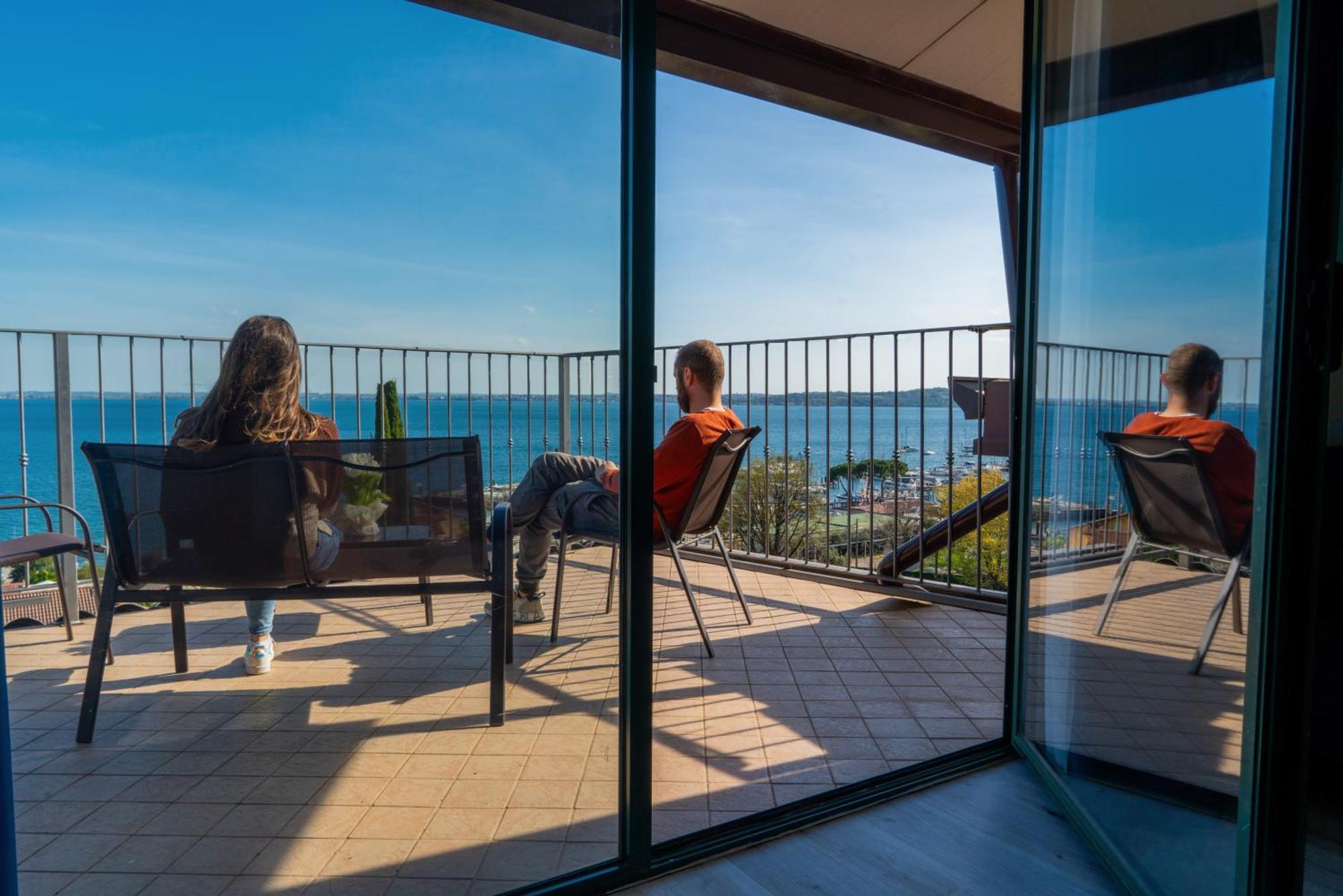 Ahg Riva Del Sole Hotel - Adults Only Moniga del Garda Exterior photo