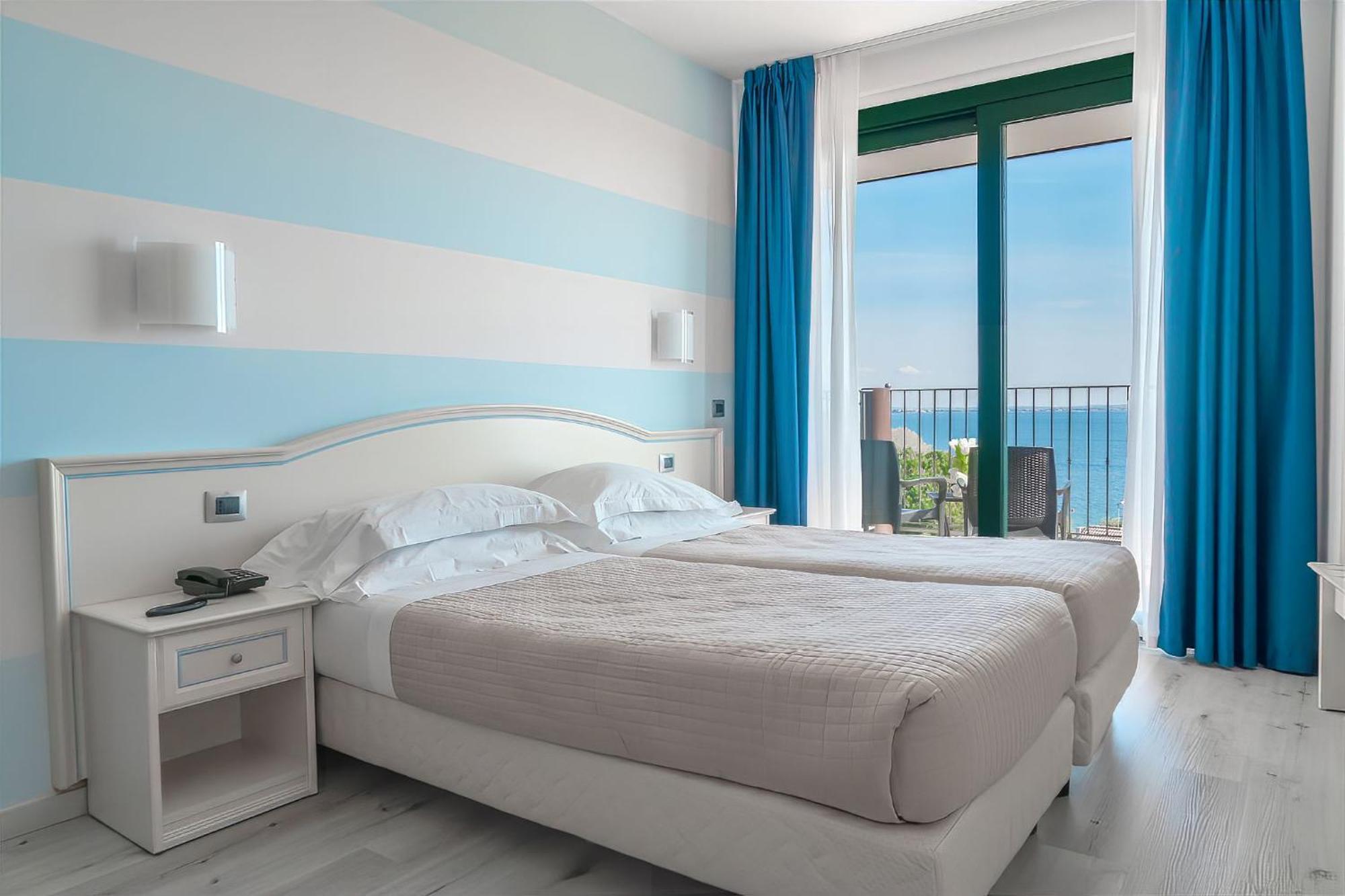 Ahg Riva Del Sole Hotel - Adults Only Moniga del Garda Exterior photo