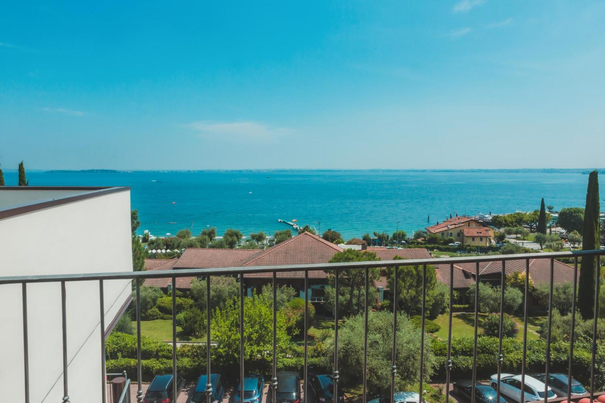 Ahg Riva Del Sole Hotel - Adults Only Moniga del Garda Exterior photo