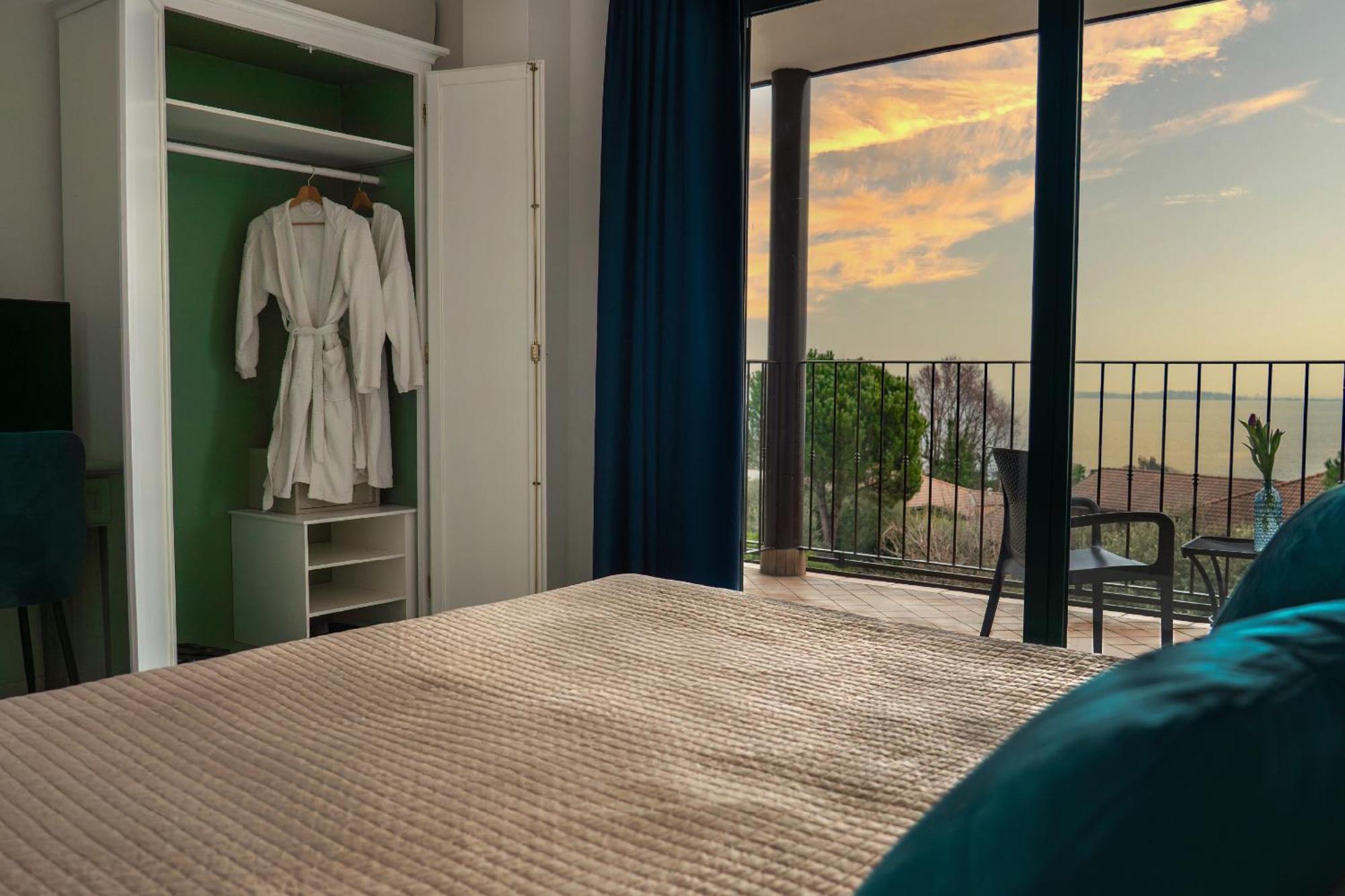 Ahg Riva Del Sole Hotel - Adults Only Moniga del Garda Exterior photo