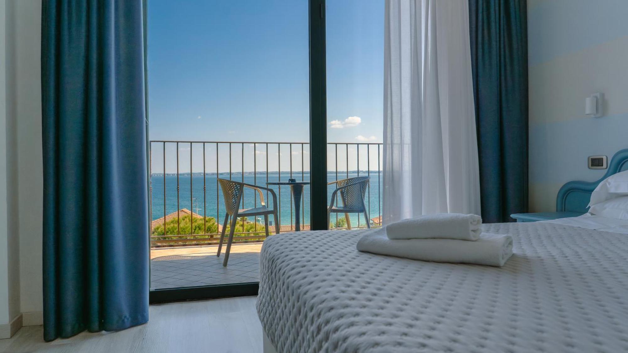 Ahg Riva Del Sole Hotel - Adults Only Moniga del Garda Exterior photo