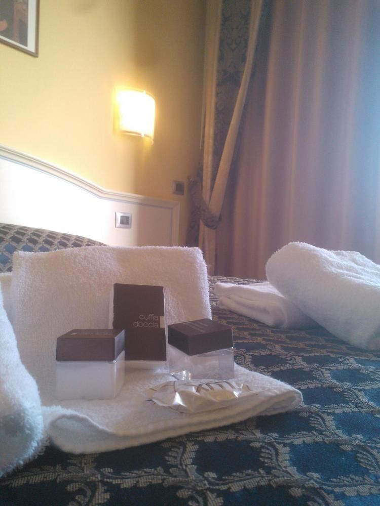 Ahg Riva Del Sole Hotel - Adults Only Moniga del Garda Exterior photo